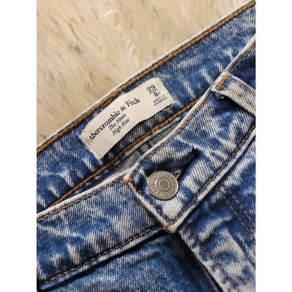 Abercrombie and Fitch The Mom Hi-Rise Acid Wash, Women's 8 - Picture 2 of 3